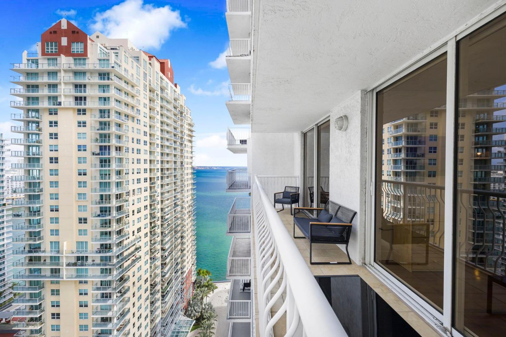 Relax & Feel The Good Vibes In Our Condo! Apartamento Miami