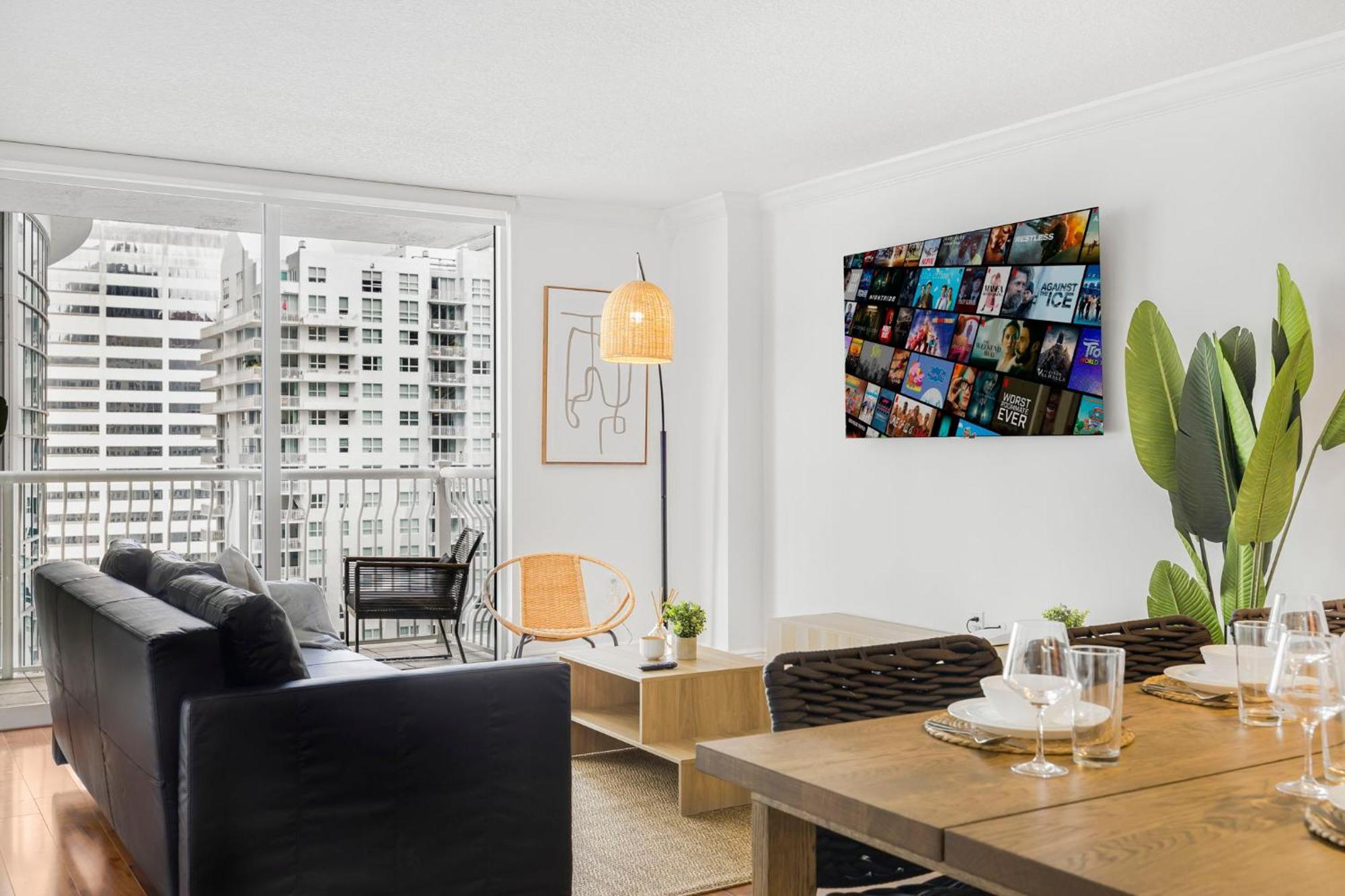 Relax & Feel The Good Vibes In Our Condo! Apartamento *