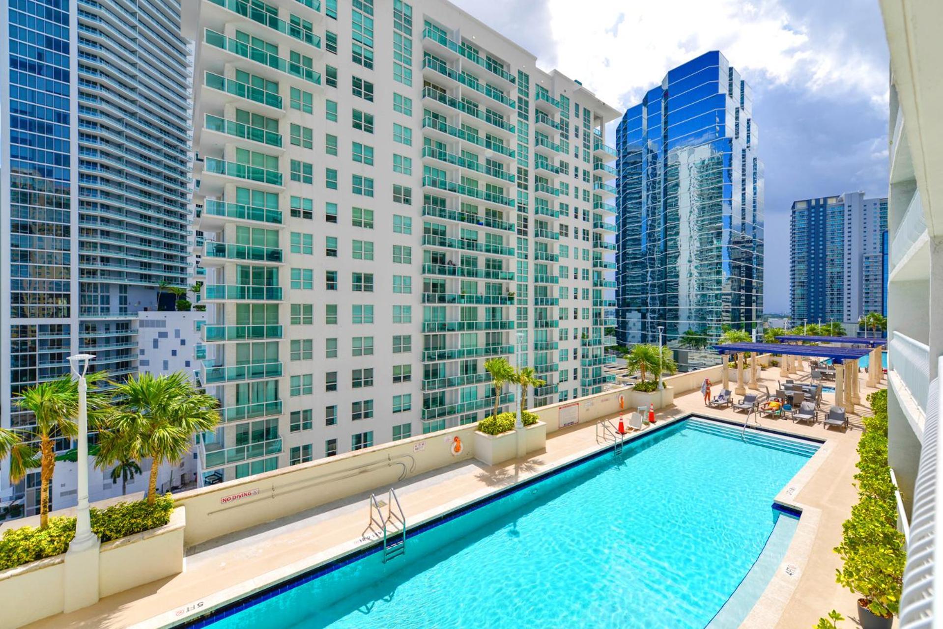 Relax & Feel The Good Vibes In Our Condo! Apartamento Miami